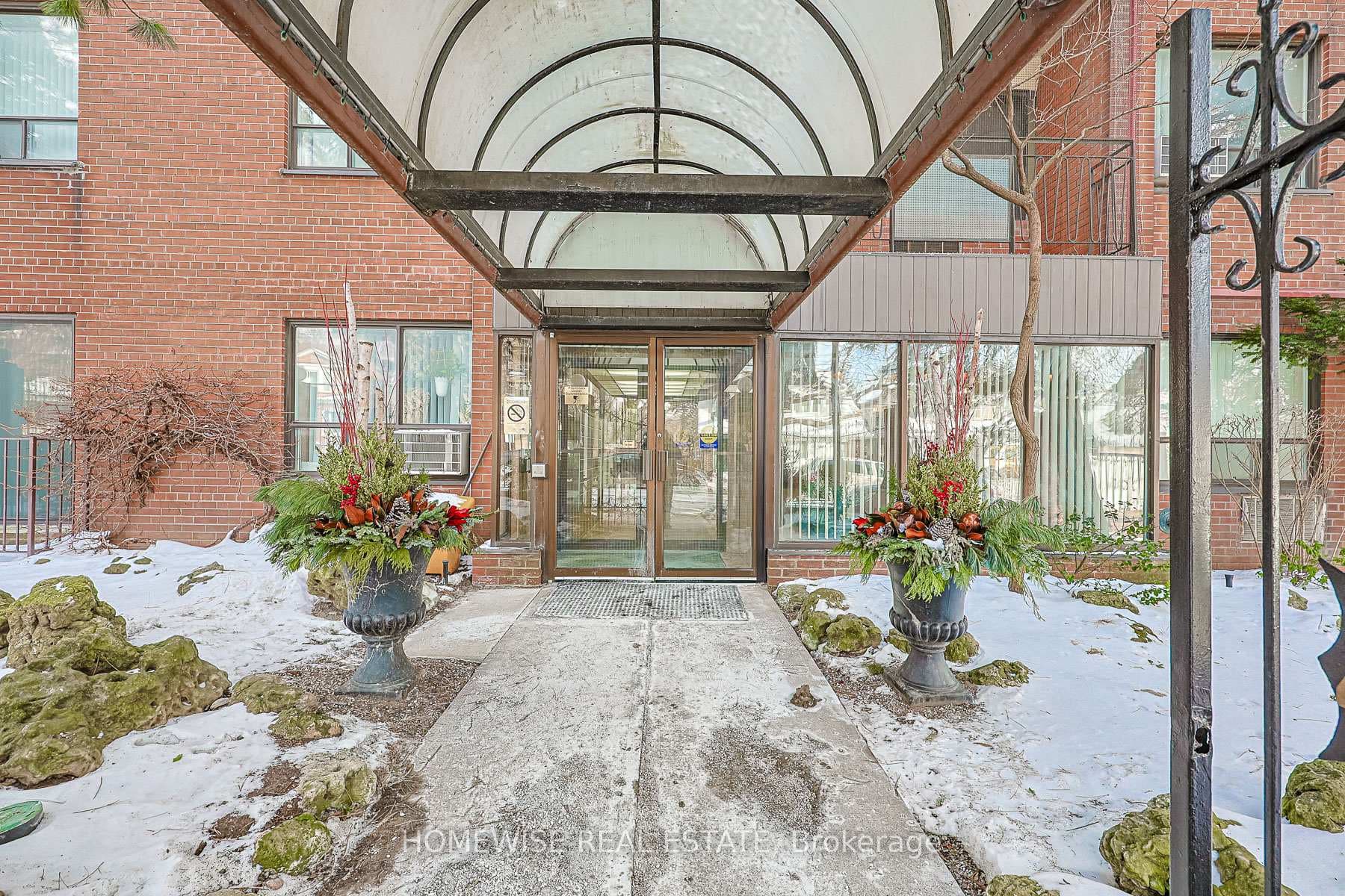 485 Kingston Road Unit 615 photo 4