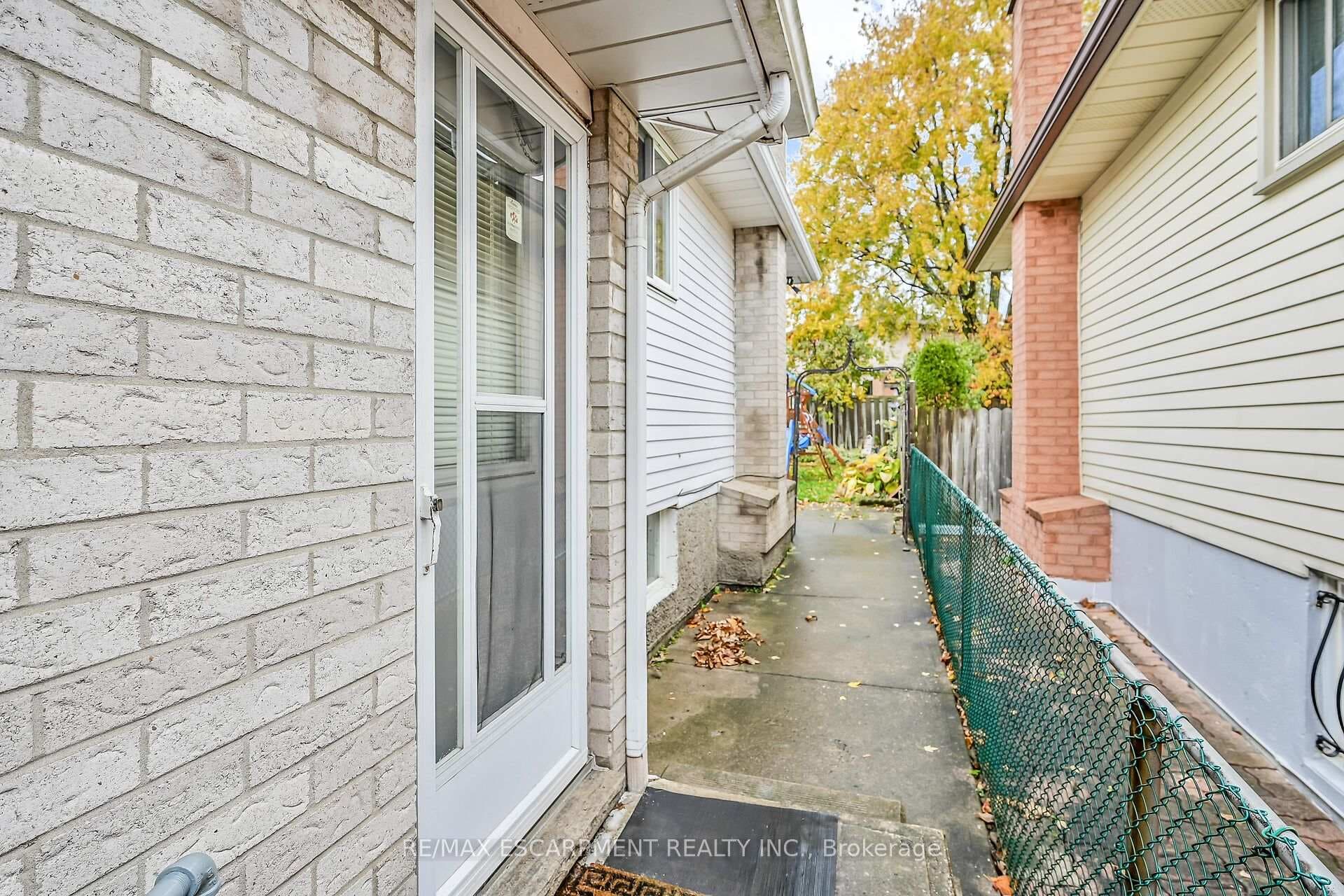 541 LIMERIDGE Road photo 33