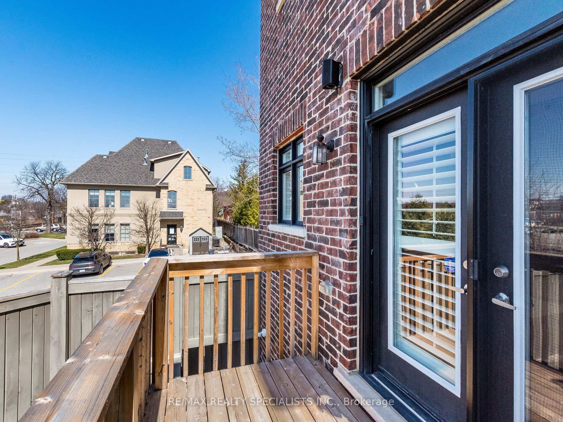 270 Victoria Street photo 45