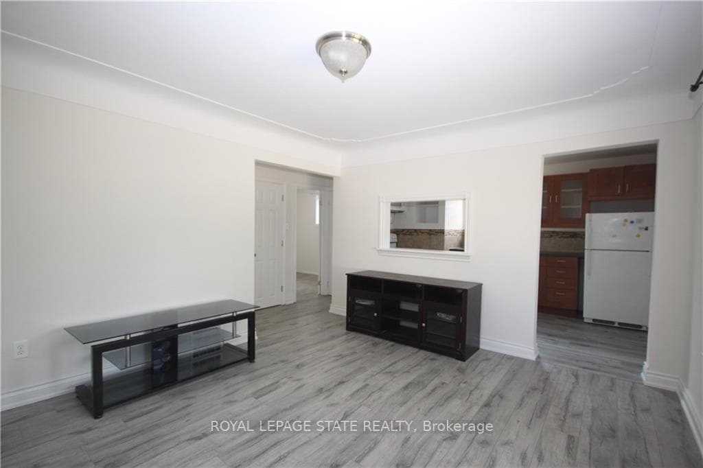 122 Bond Street photo 5