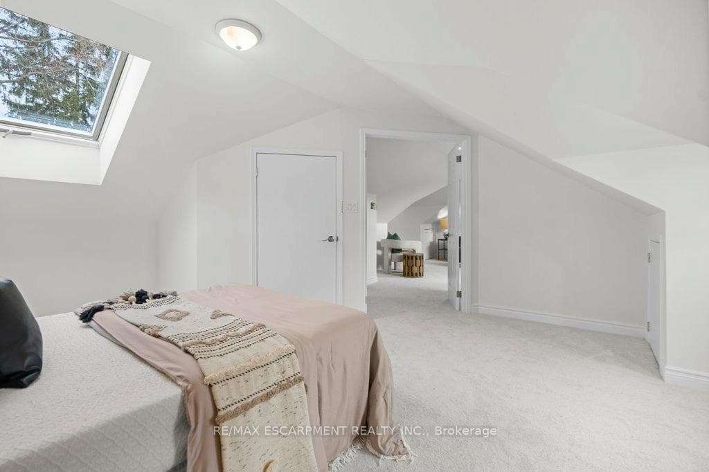 647 Greenwood Drive photo 33