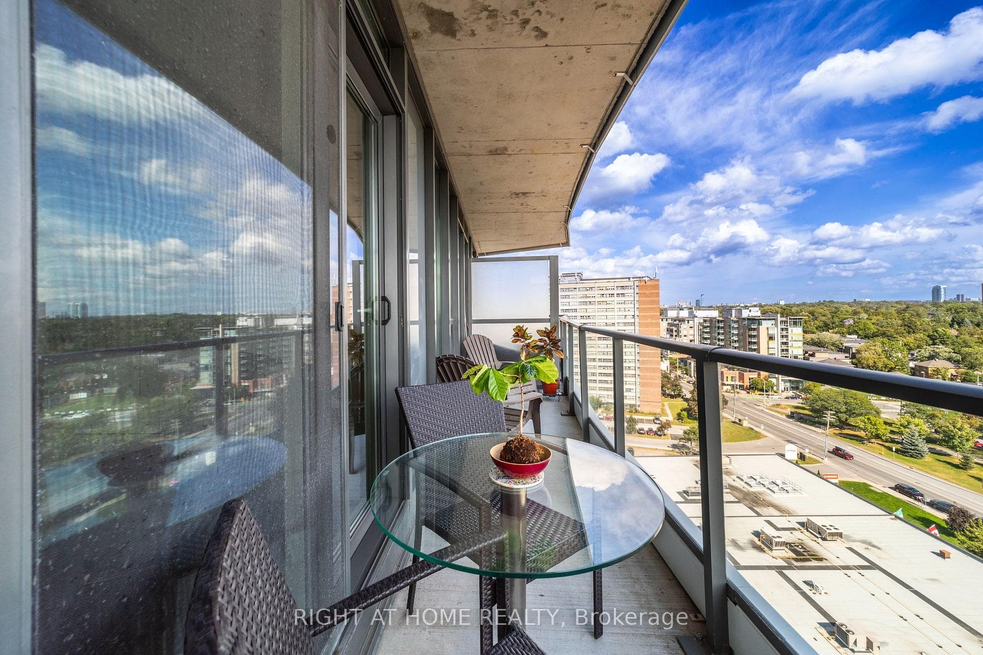 485 RICHMOND Road Unit 1309 photo 22
