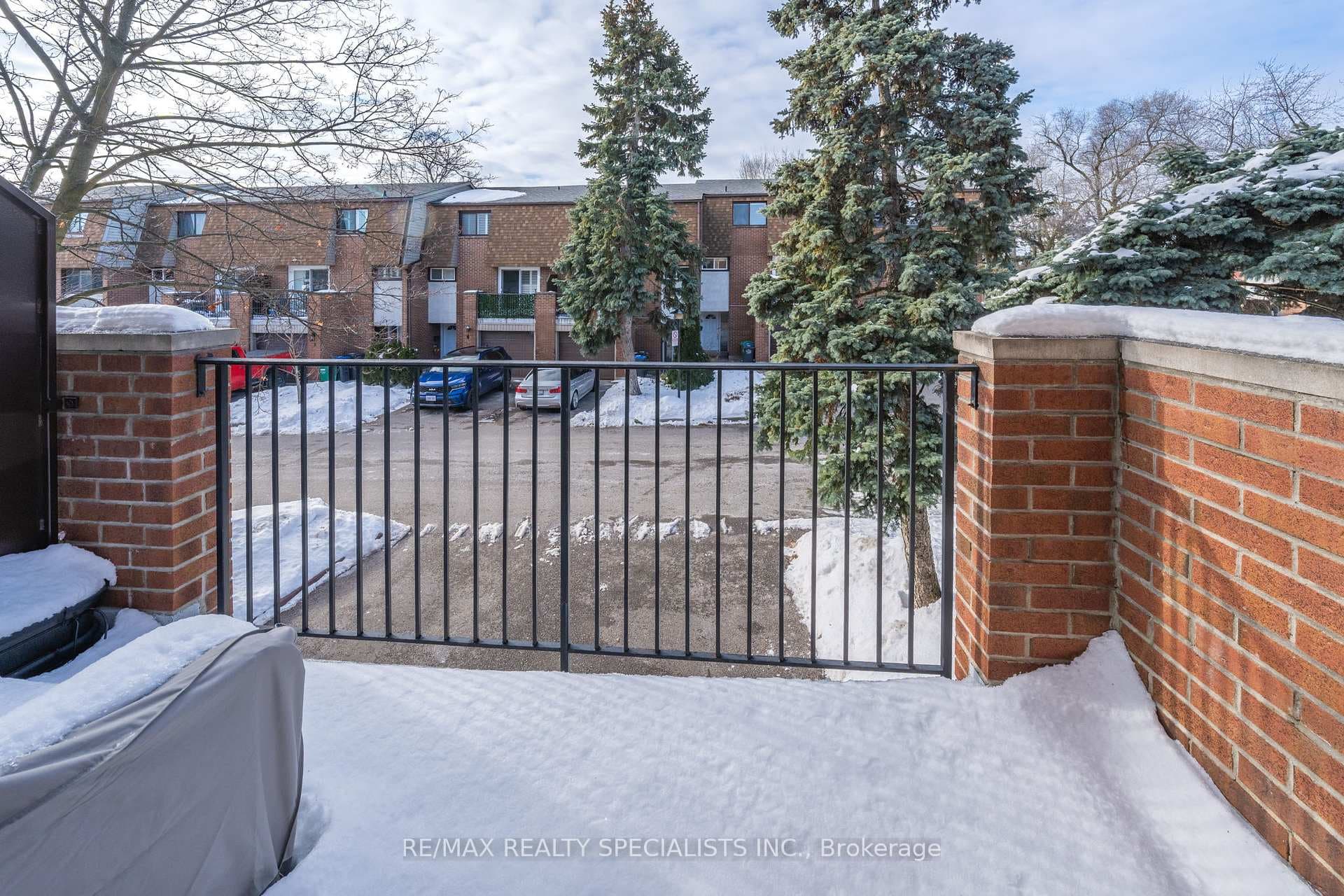 1051 Cedarglen Gate Unit 11 photo 20