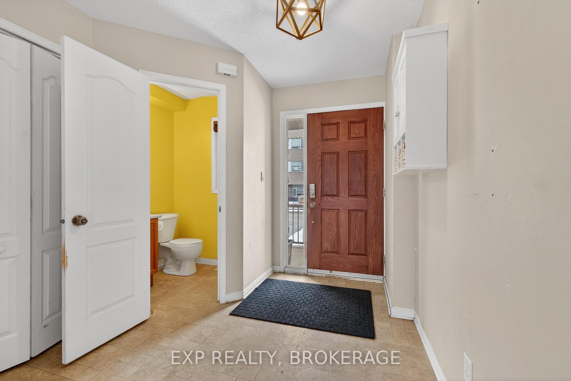 504 ST MARTHA Street photo 3