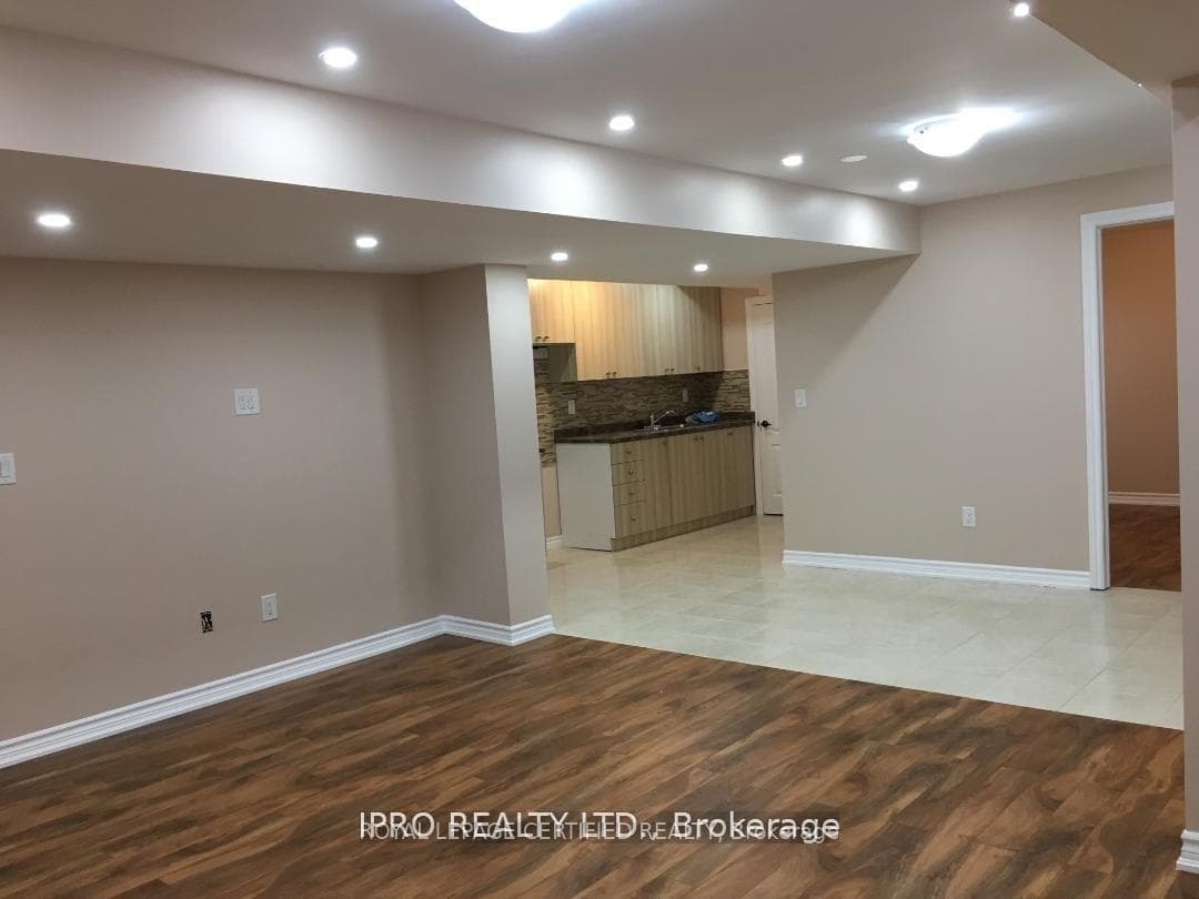 18 Kippen Court Unit Bsmt photo 1