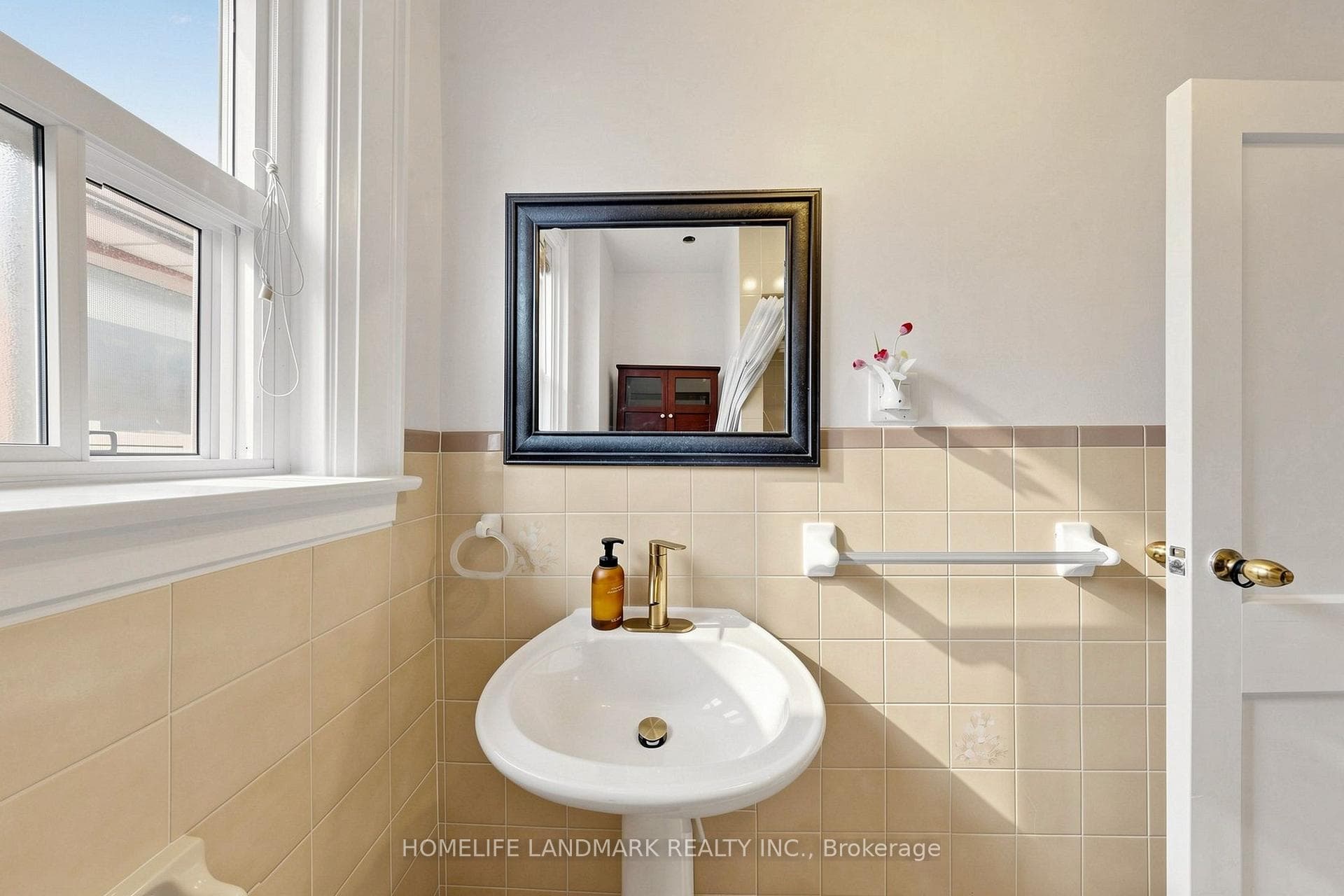 484 Glenholme Avenue photo 33
