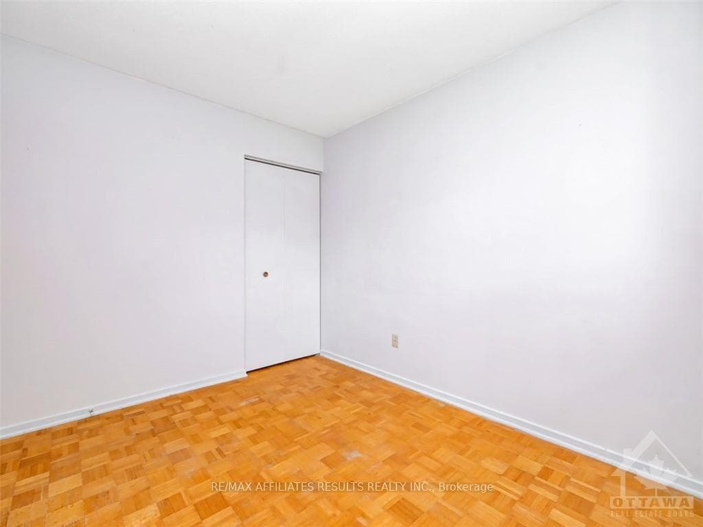 103 LENNOX Street photo 21