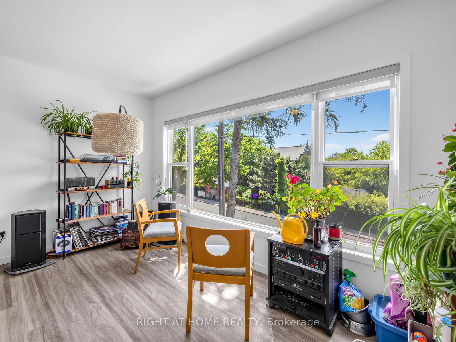 148 Glenlake Avenue Unit #8 photo 6
