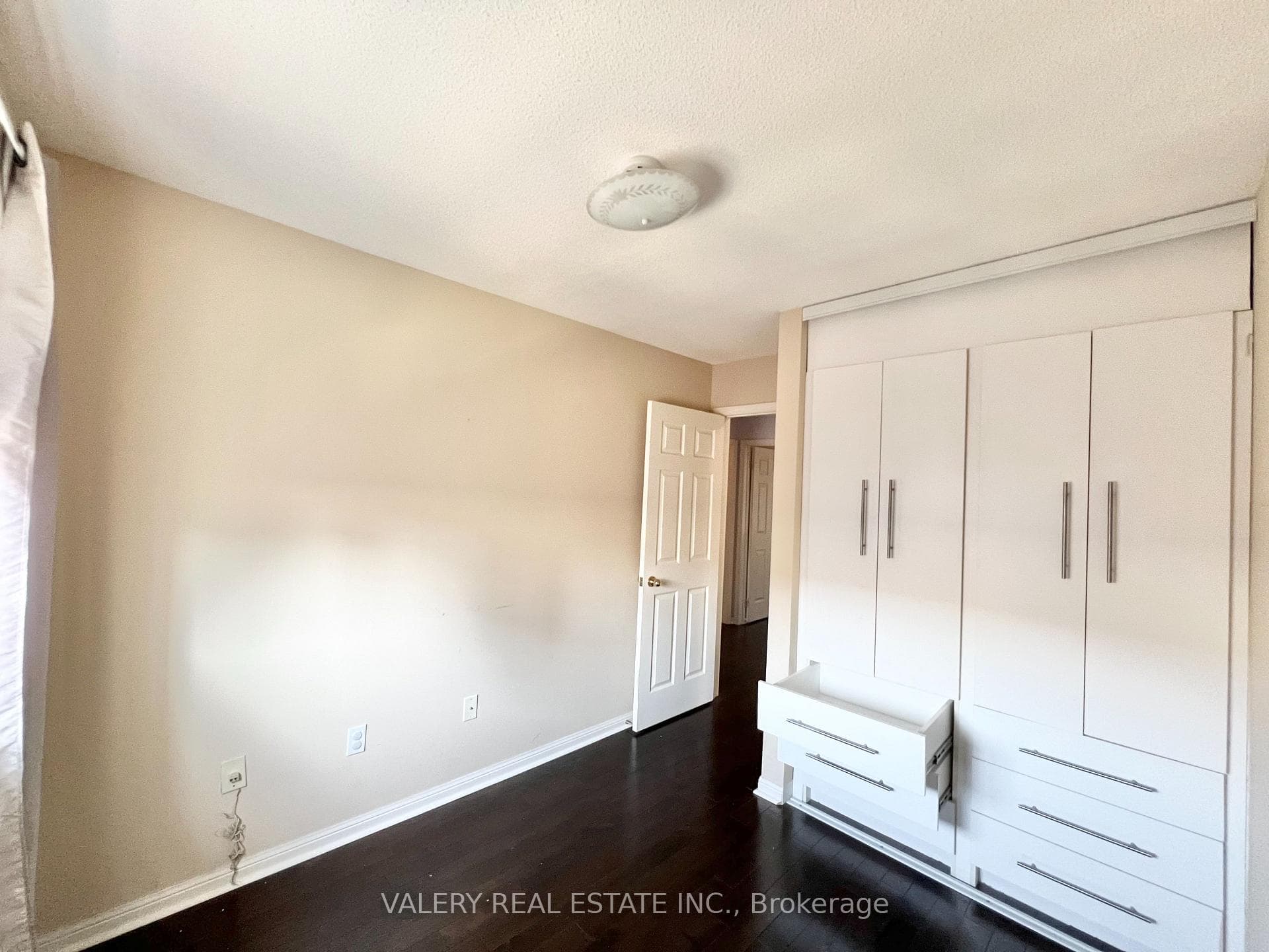 80 Acorn Pl Place Unit 61 photo 11