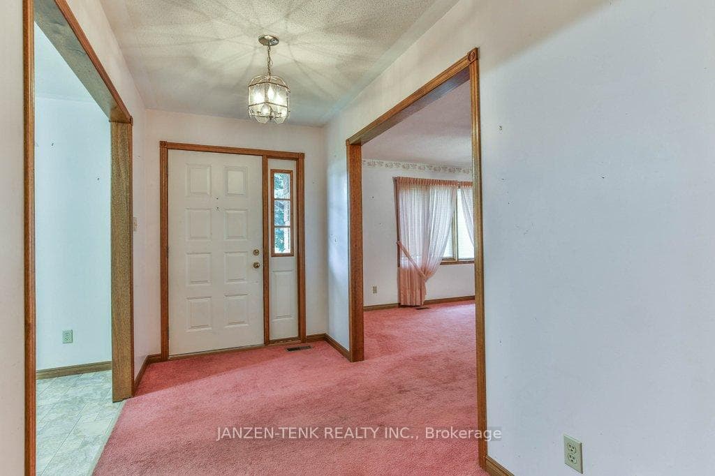 9293 Richmond Road photo 4