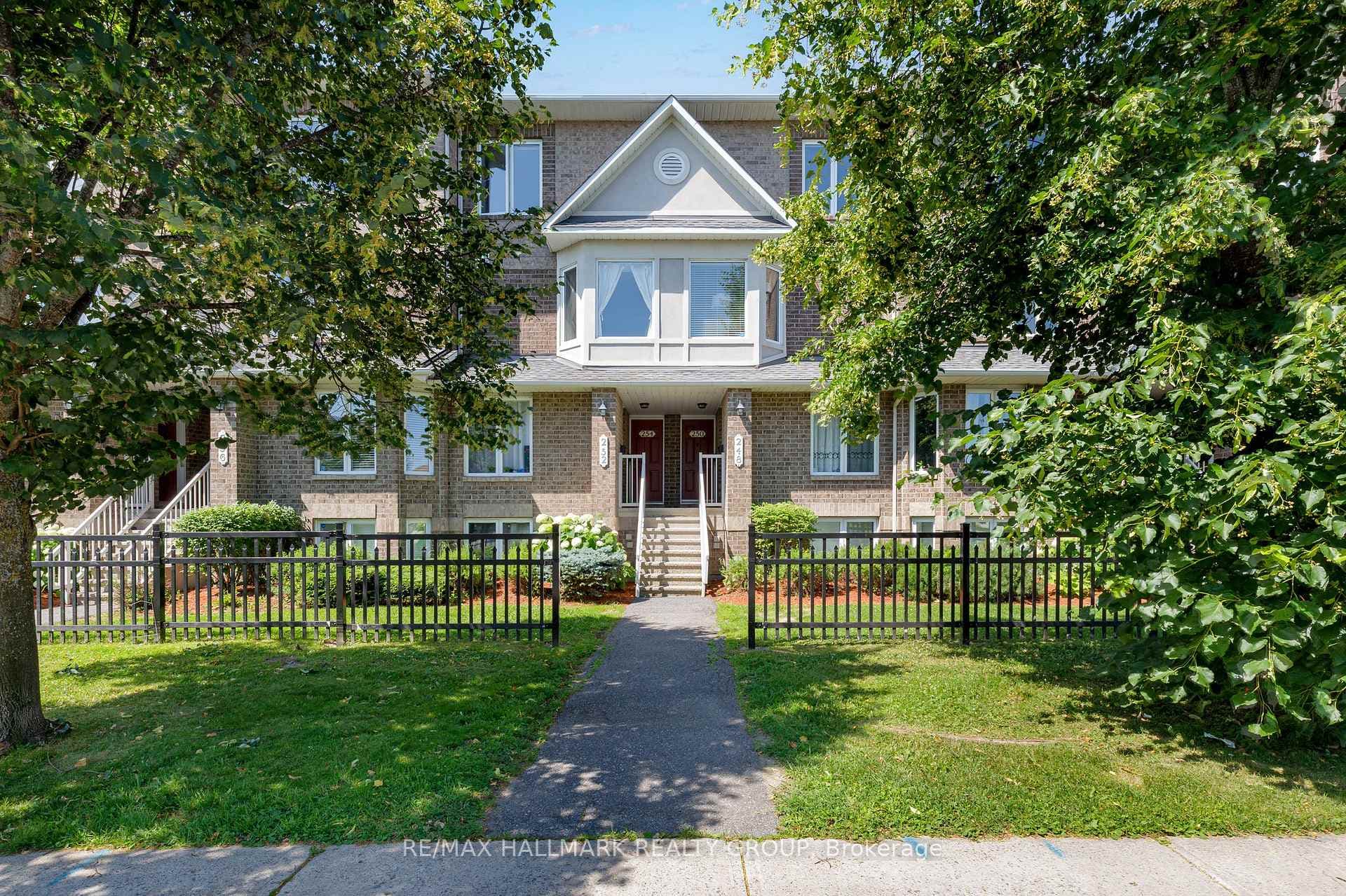 250 Cresthaven Drive Unit 3 photo 2