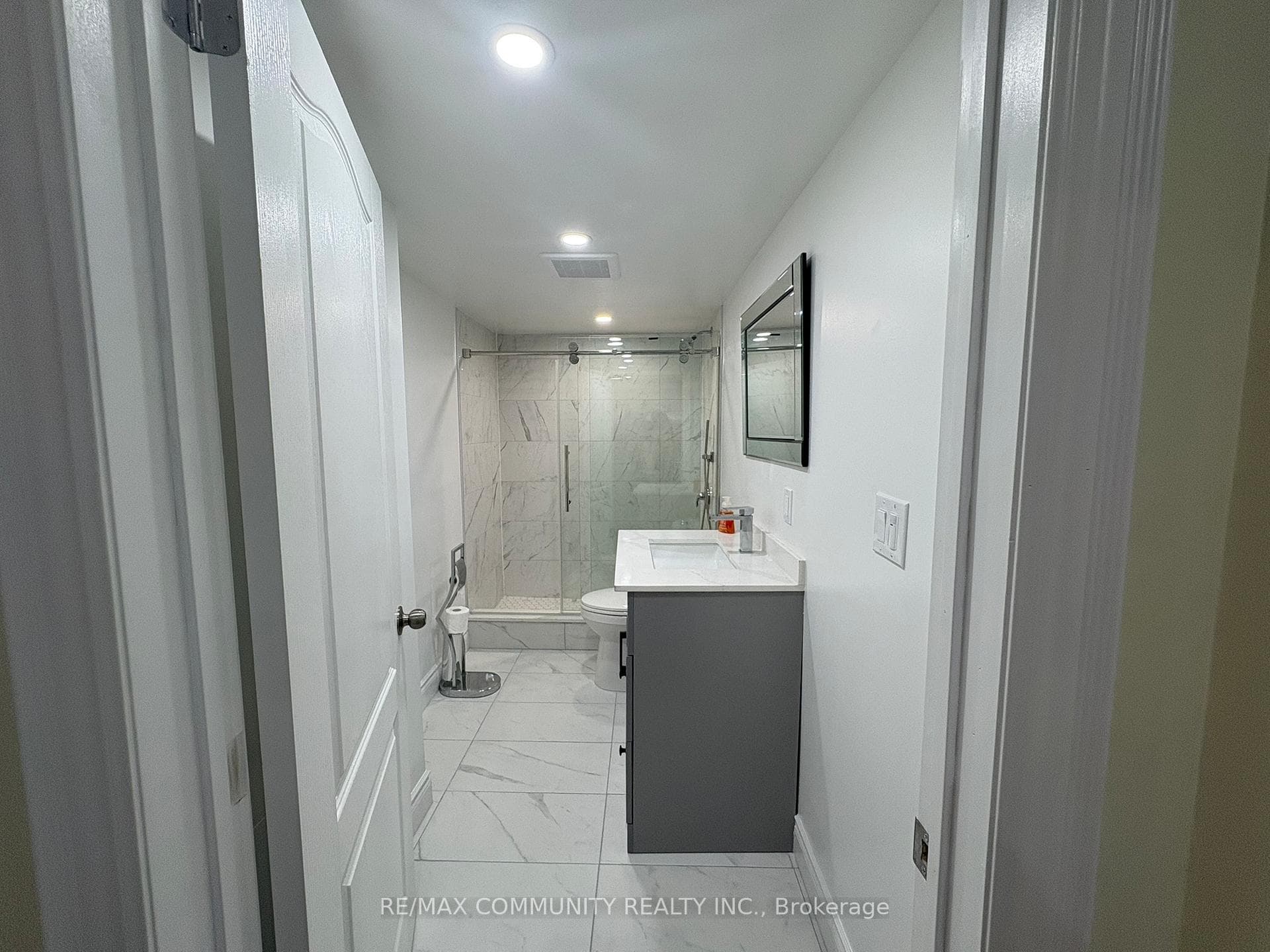 117 Millhouse Crescent Unit LOWER photo 7