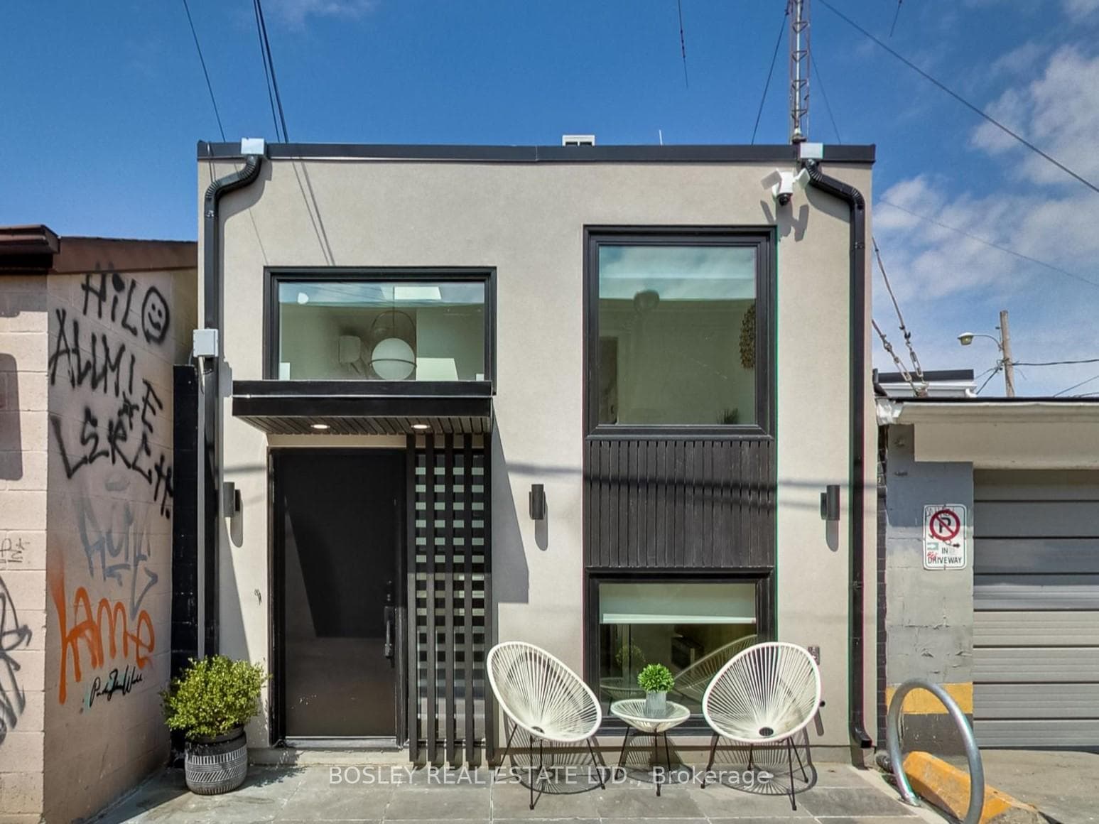 13R Mansfield Avenue photo 1