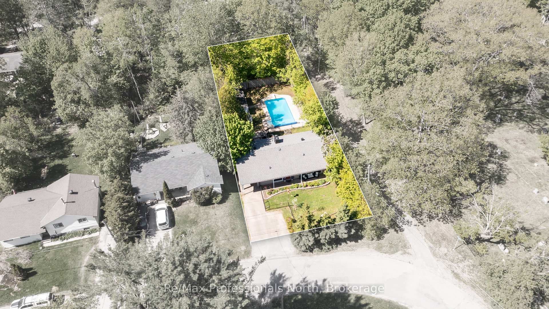 110 FRASER Street photo 44