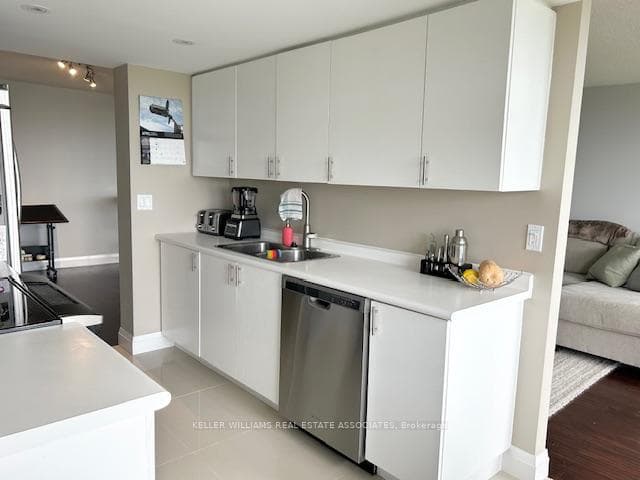 45 Kingsbridge Garden Circle Unit 1107 photo 9