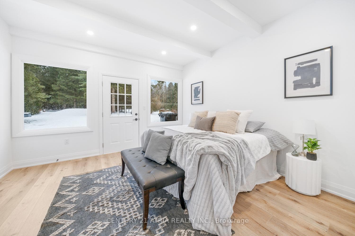 1555 Gill Road photo 17