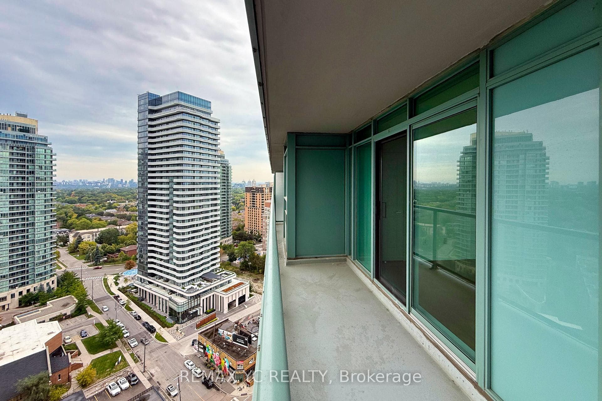 5500 Yonge Street Unit 2410 photo 26