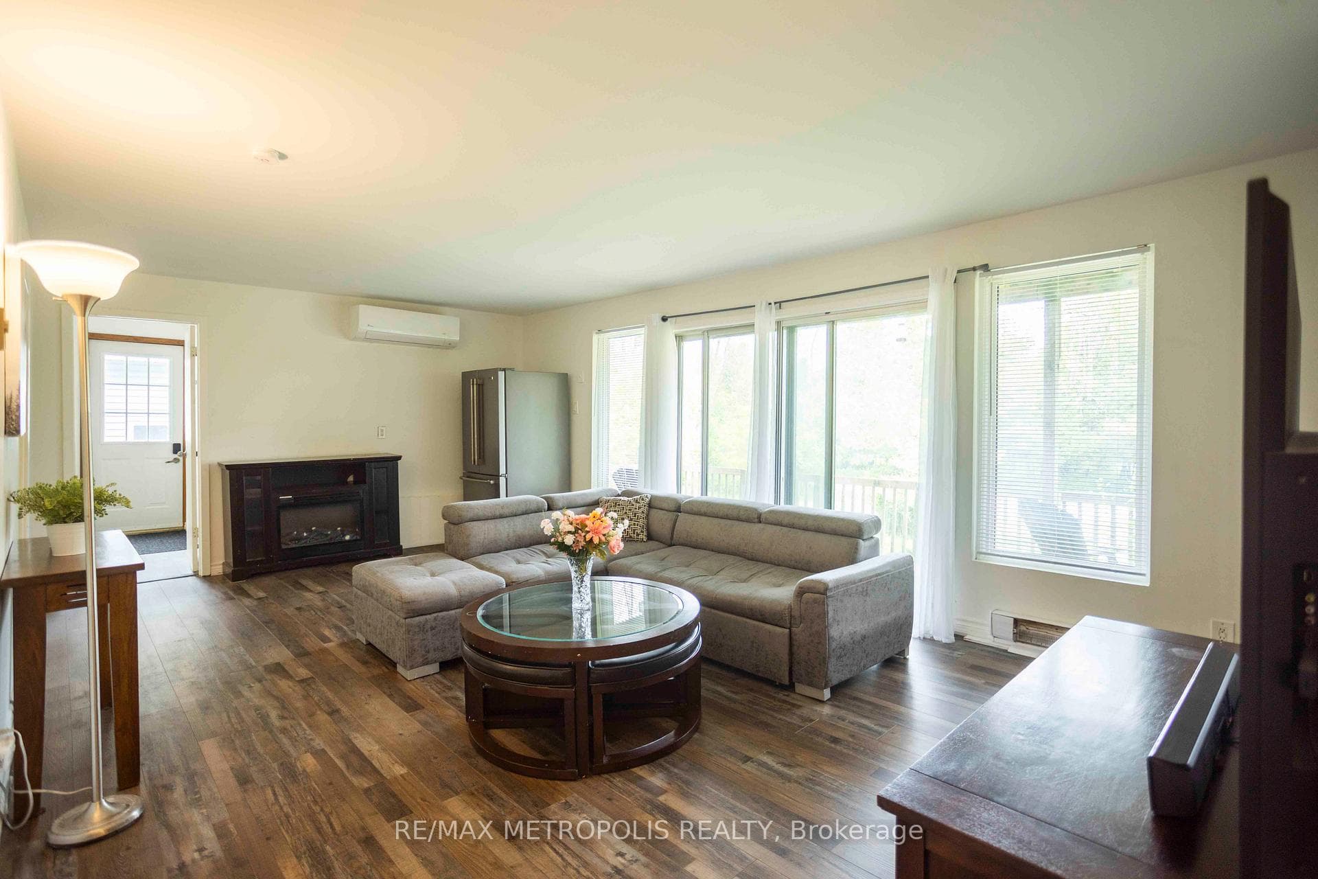 56 Georgian Manor Drive photo 22