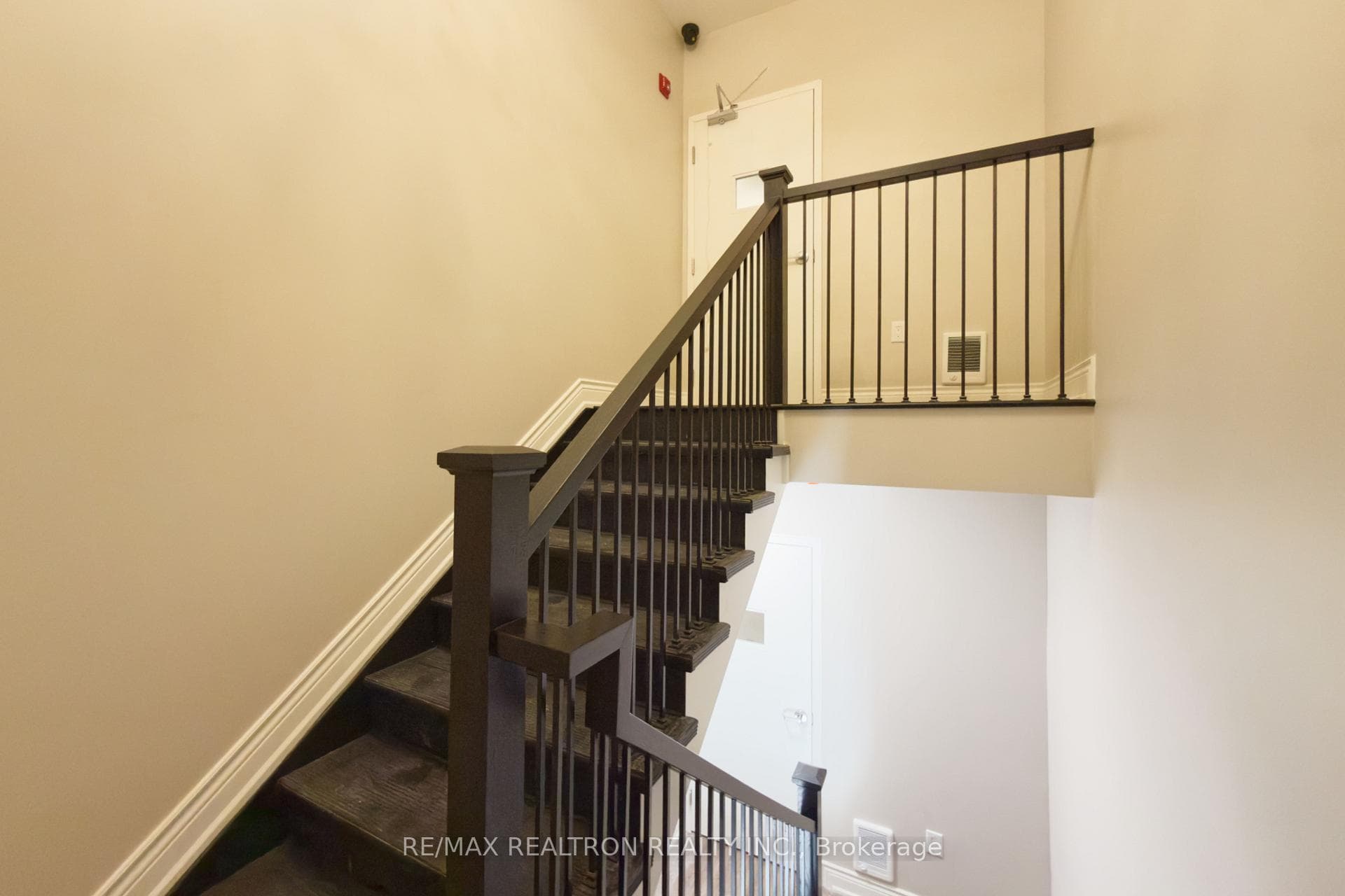 294 Wilson Avenue Unit 201 photo 15