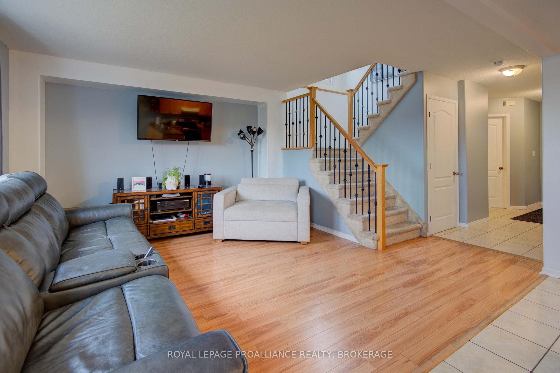 2177 Swanfield Street photo 13