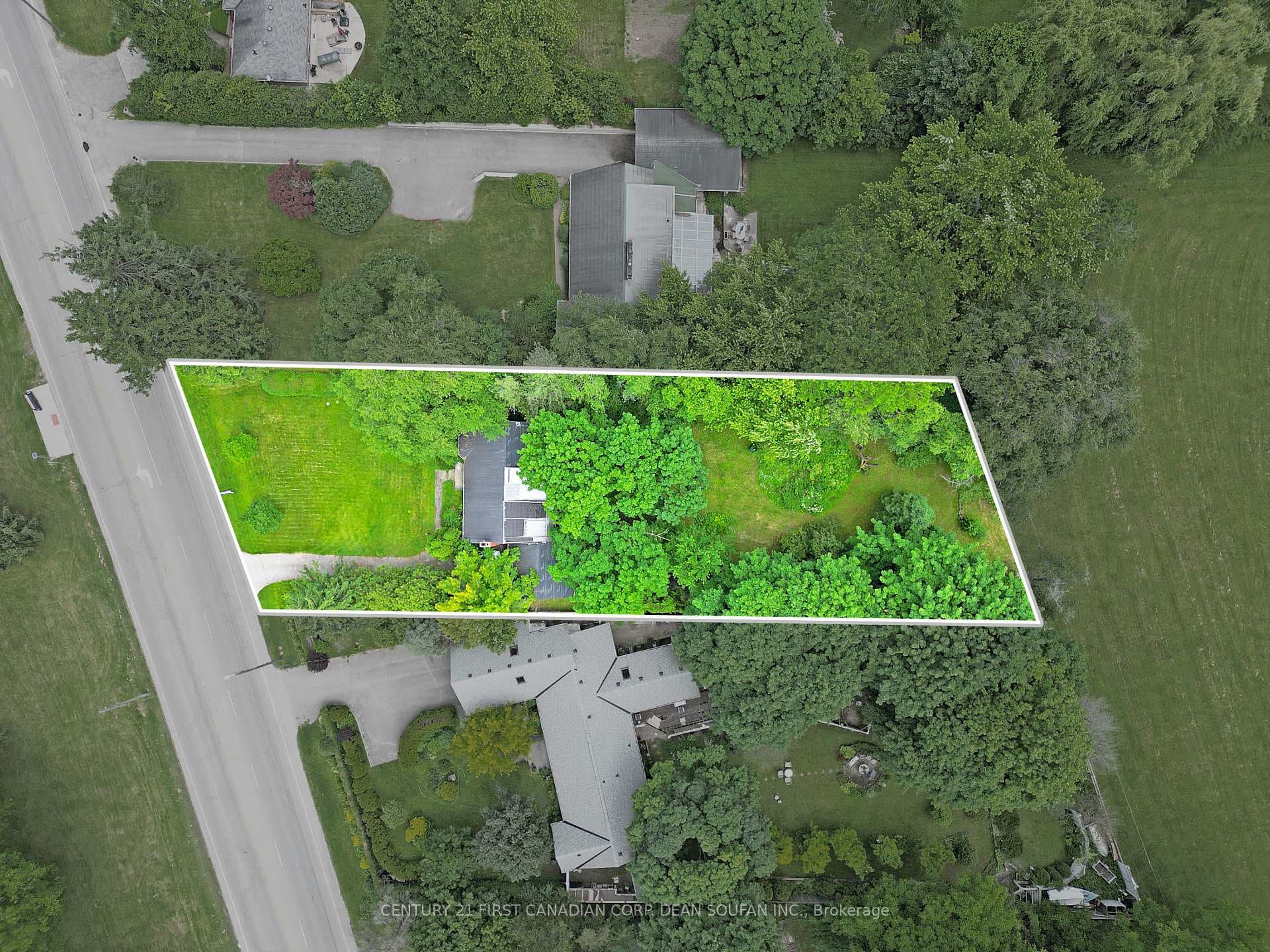 740 Springbank Drive photo 4