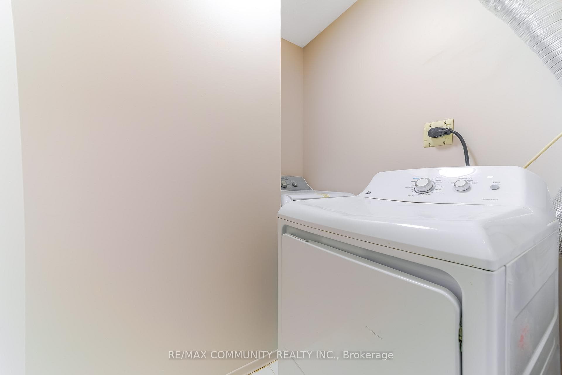 3380 Eglinton Avenue Unit 511 photo 26