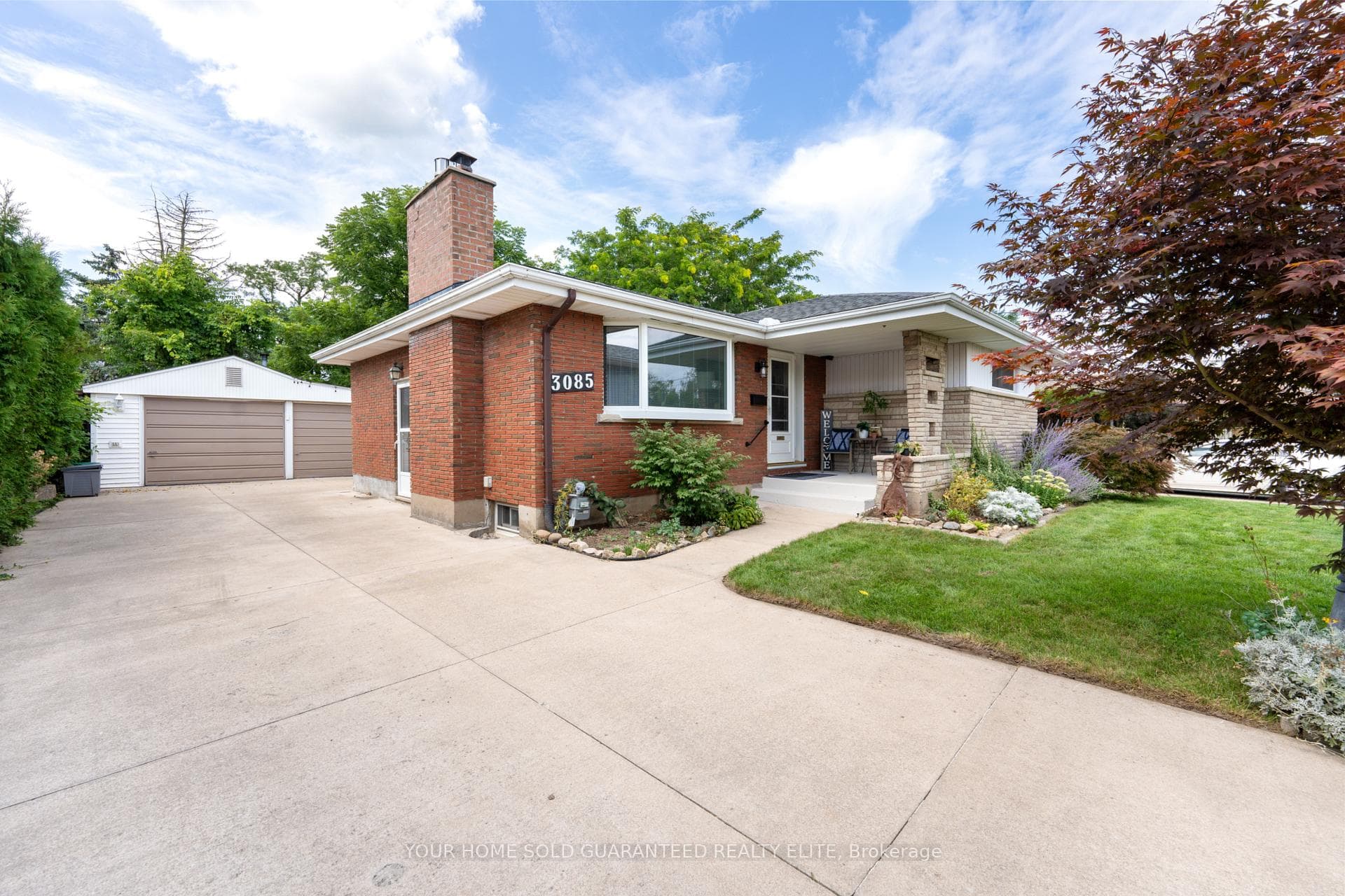 3085 Kingswood Crescent photo 3