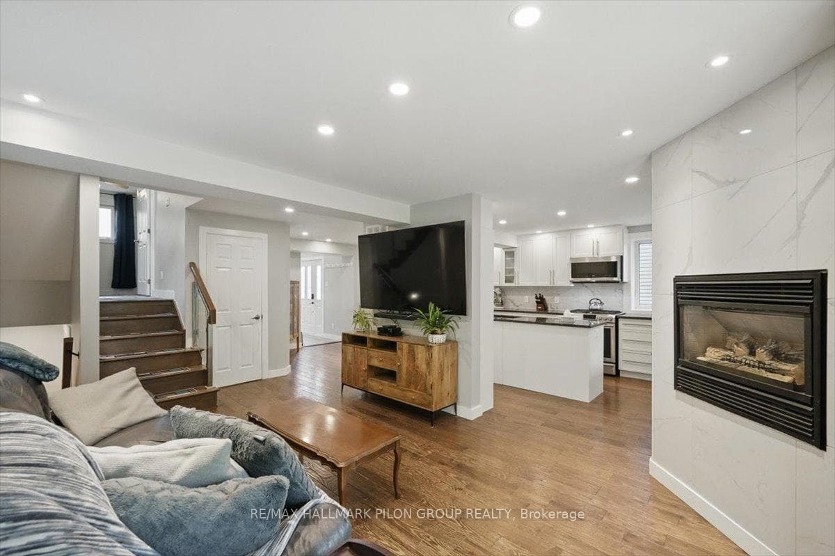 84 Eastpark Drive photo 8