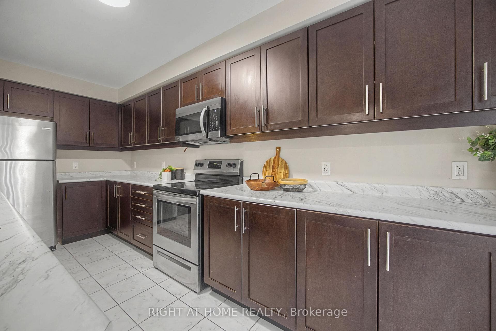 1235 Mulroney Heights photo 22