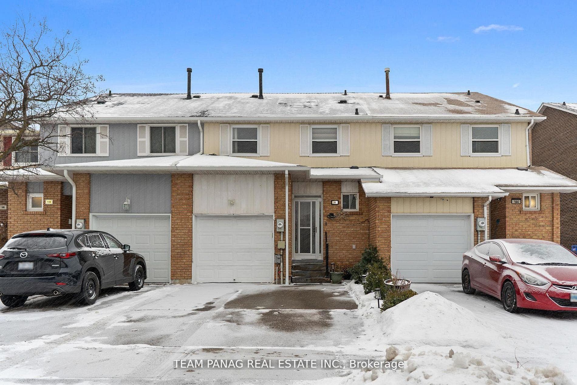 142 Ashurst Crescent photo 1