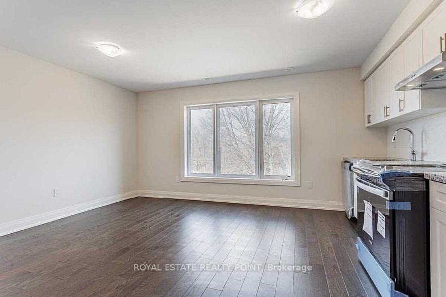 10 Creekbank Road Unit Upper photo 8