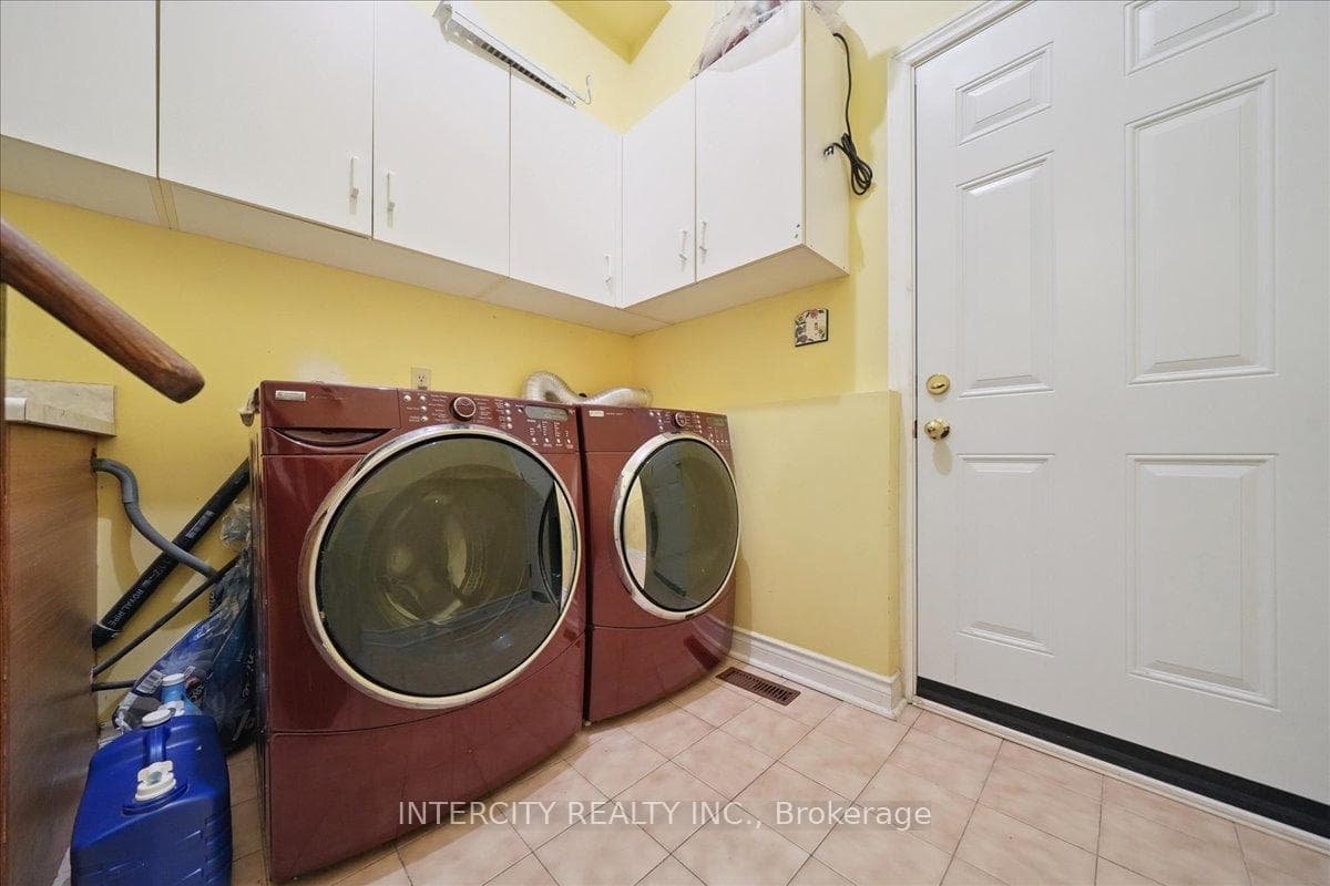67 Sonny Street photo 40