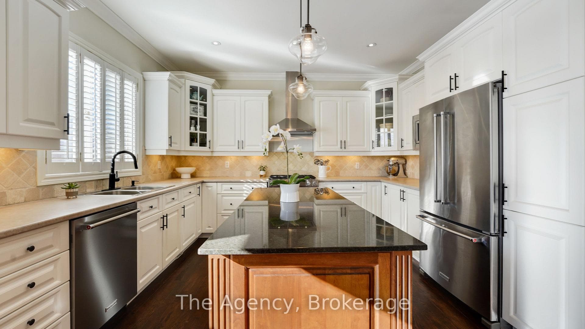 41 Mcavoy Drive photo 22