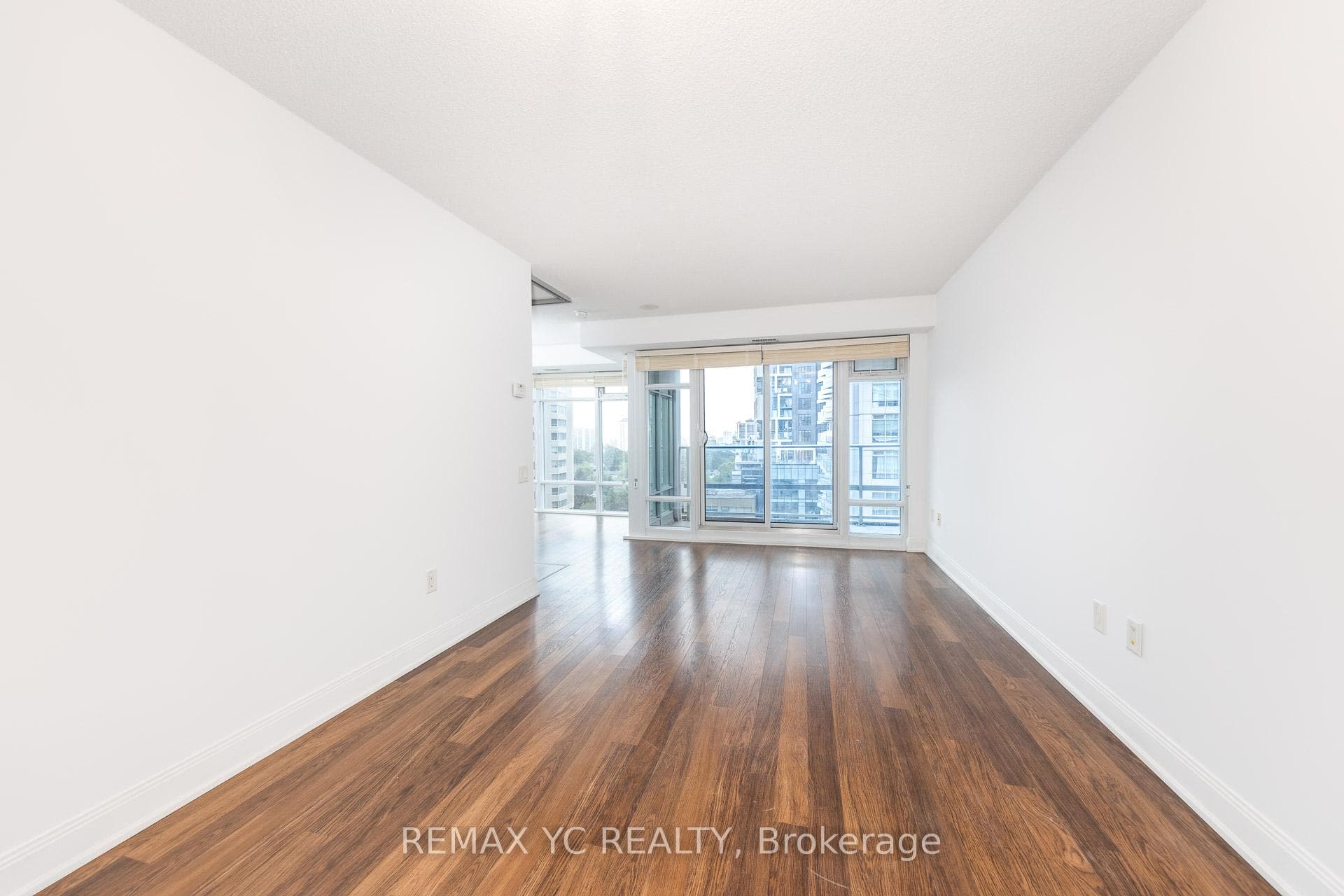 2191 Yonge Street Unit 1103 photo 6