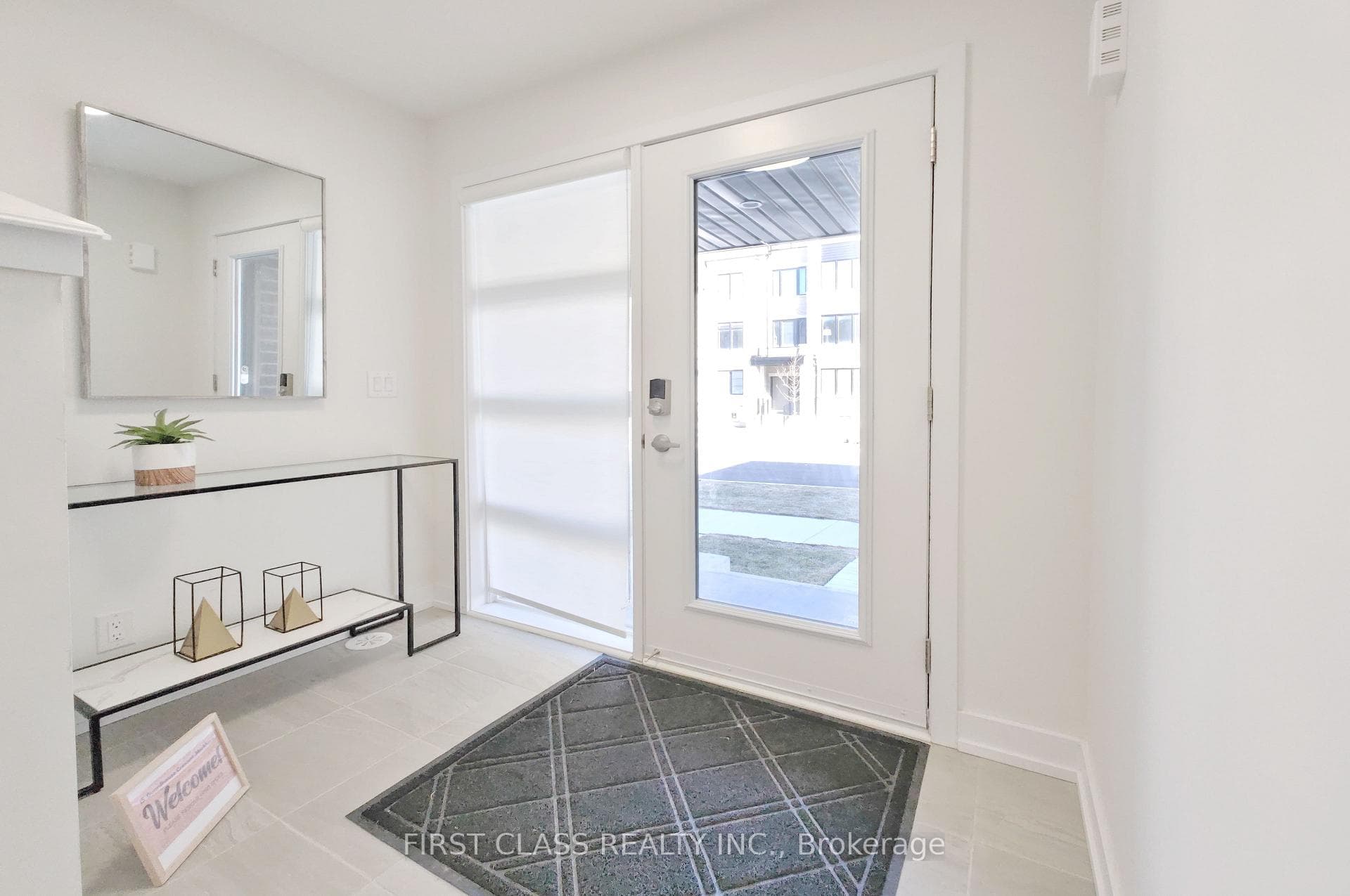 15 Guardhouse Crescent photo 2