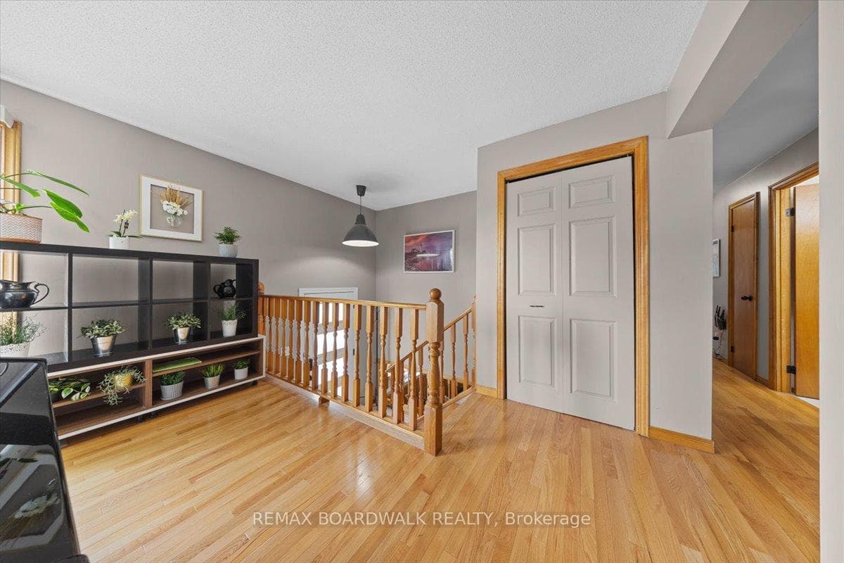 1262 Ford Road photo 8