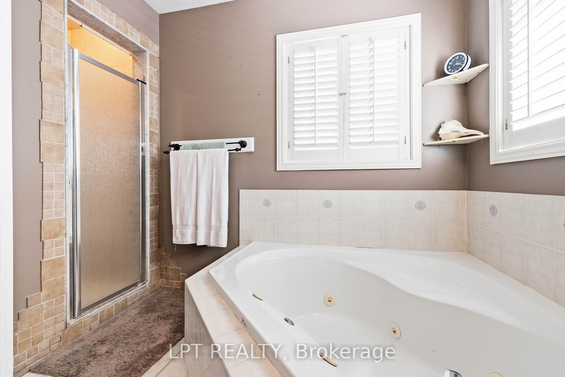 8 Burnaby Drive photo 27