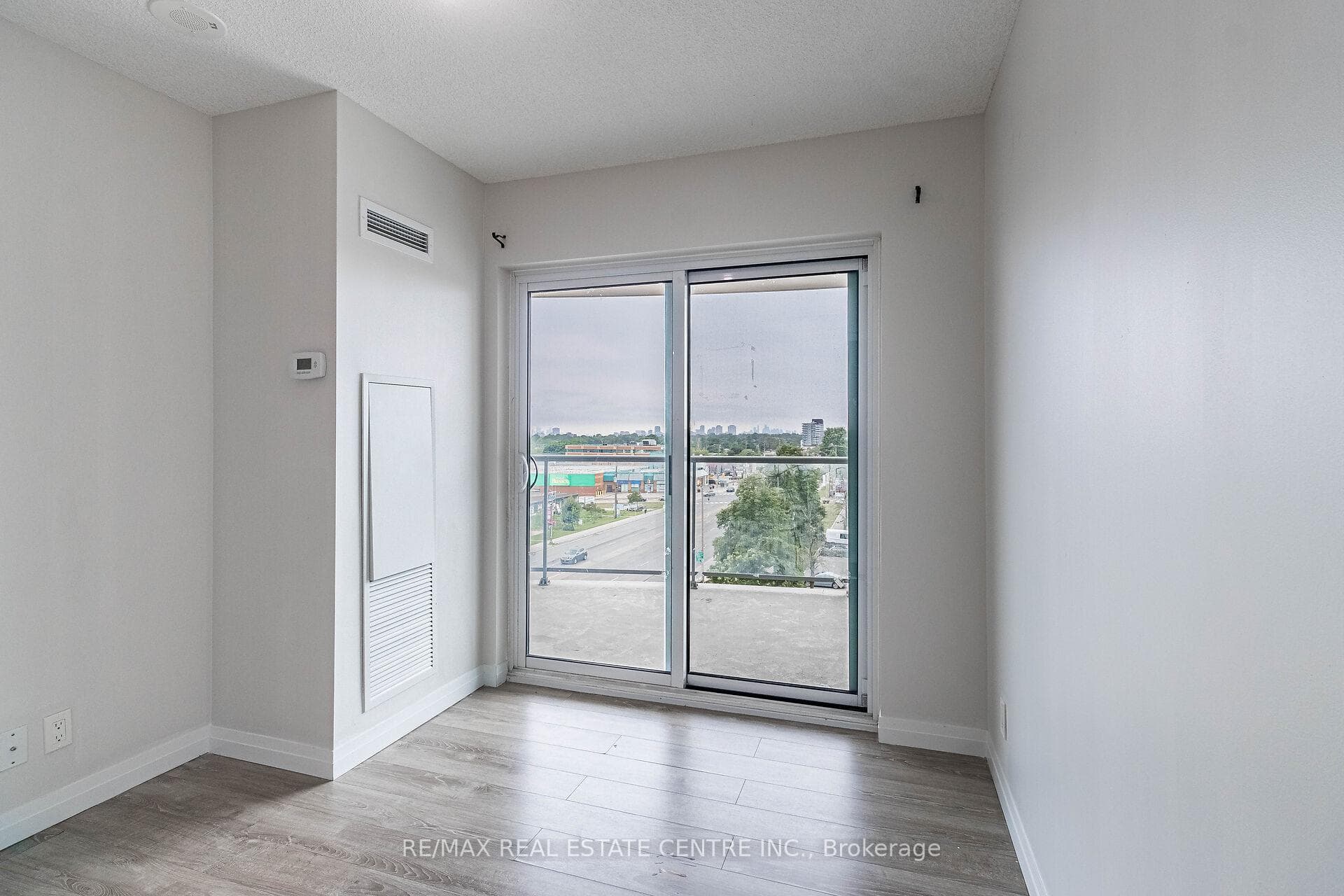 2152 Lawrence Avenue Unit 608 photo 23