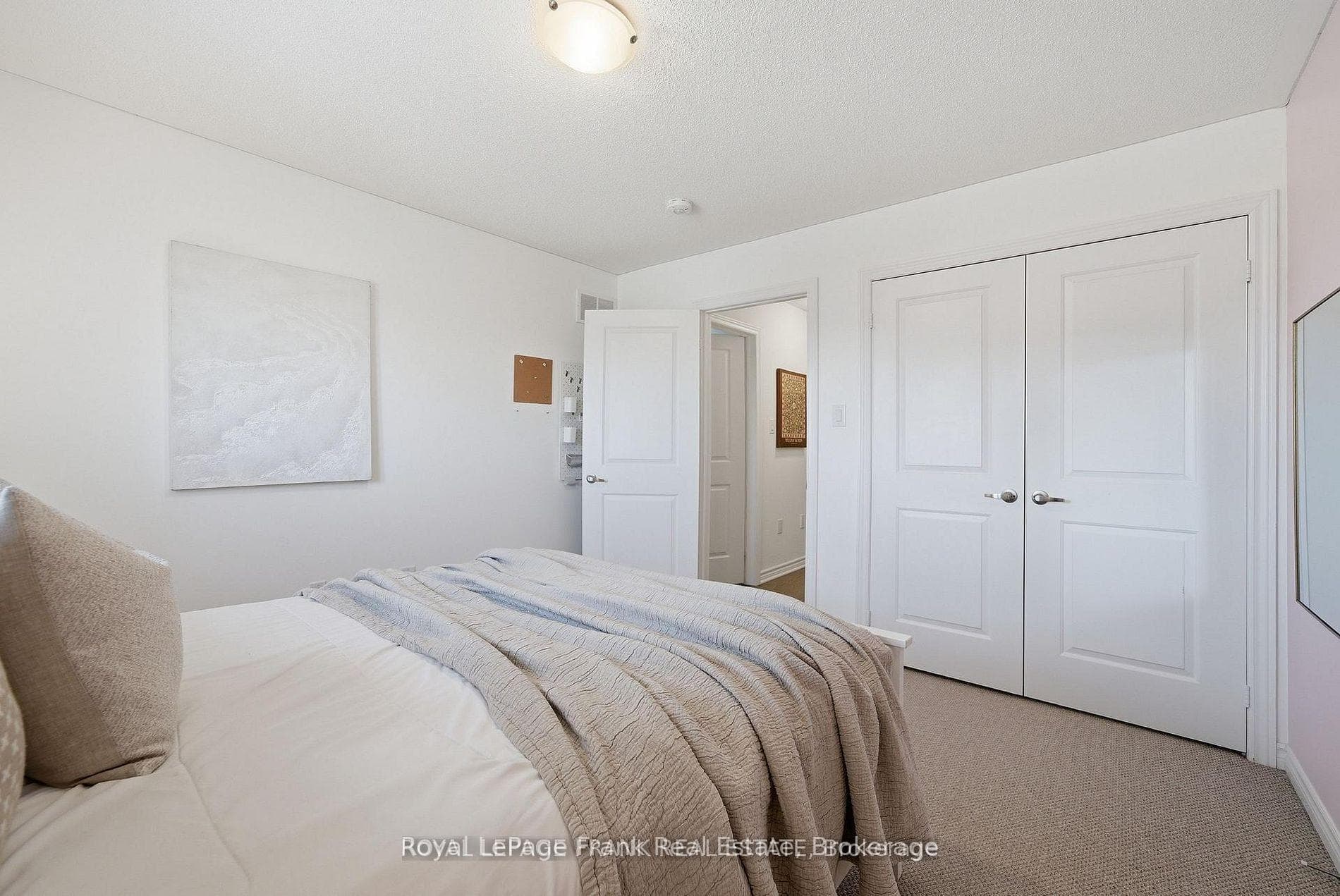 15 Highlands Boulevard photo 21