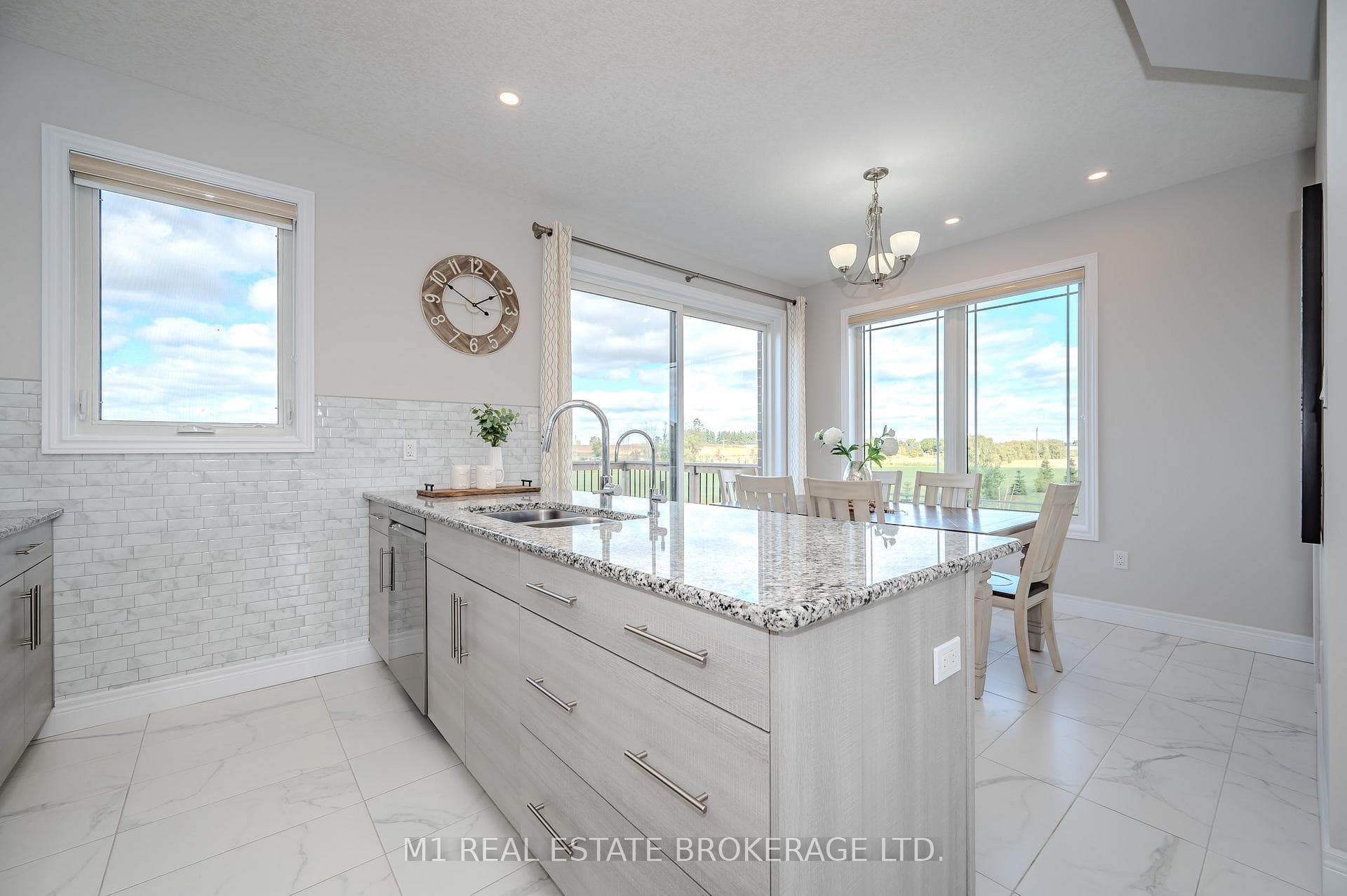 70 Loxleigh Lane photo 9