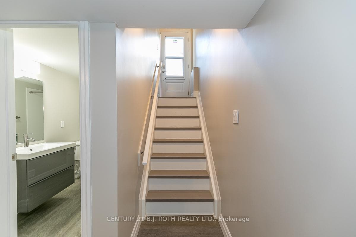 101 Peel Street photo 19