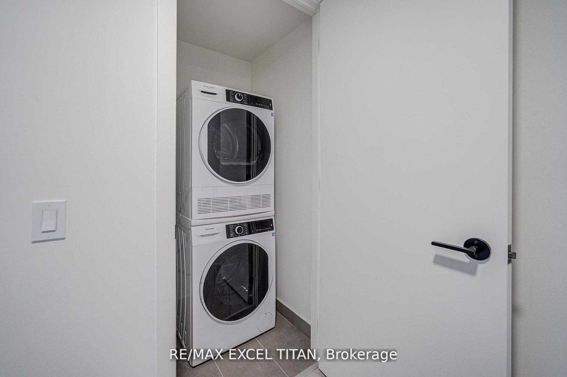 5 Lakeview Avenue Unit 503 photo 7