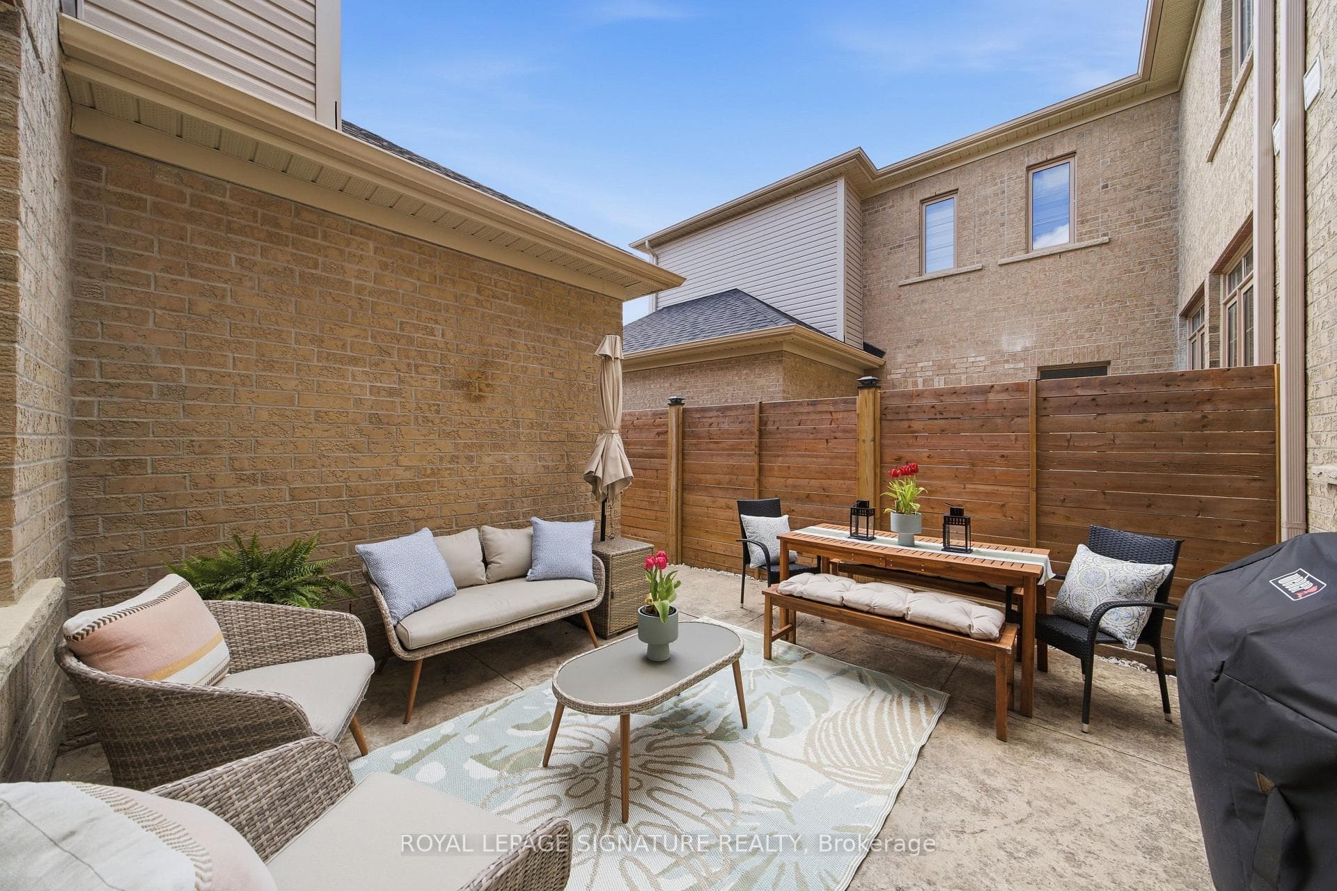 209 Clockwork Drive photo 39