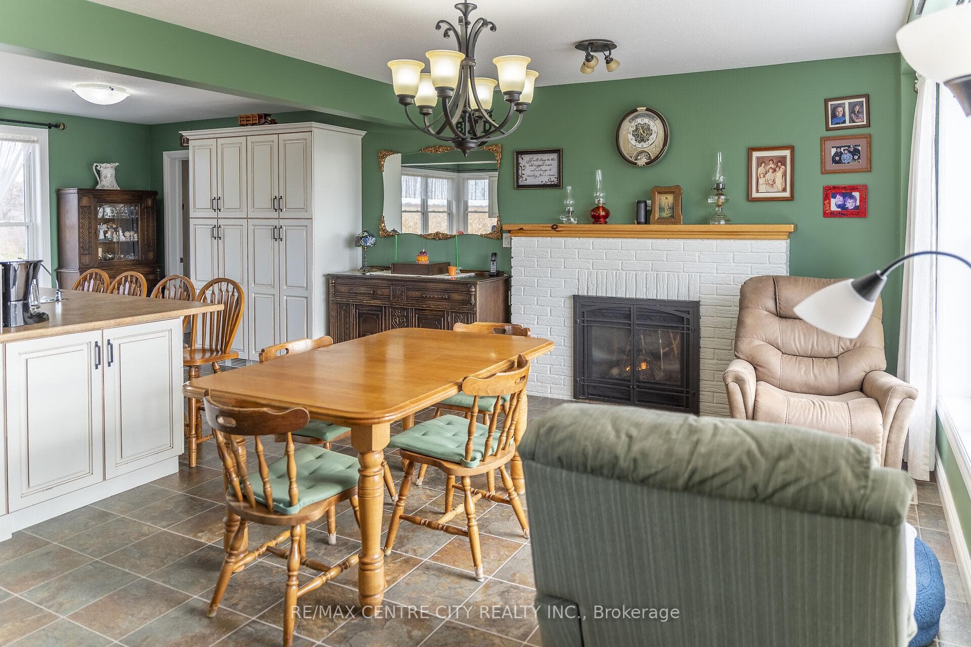 15859 Talbot Trail photo 31