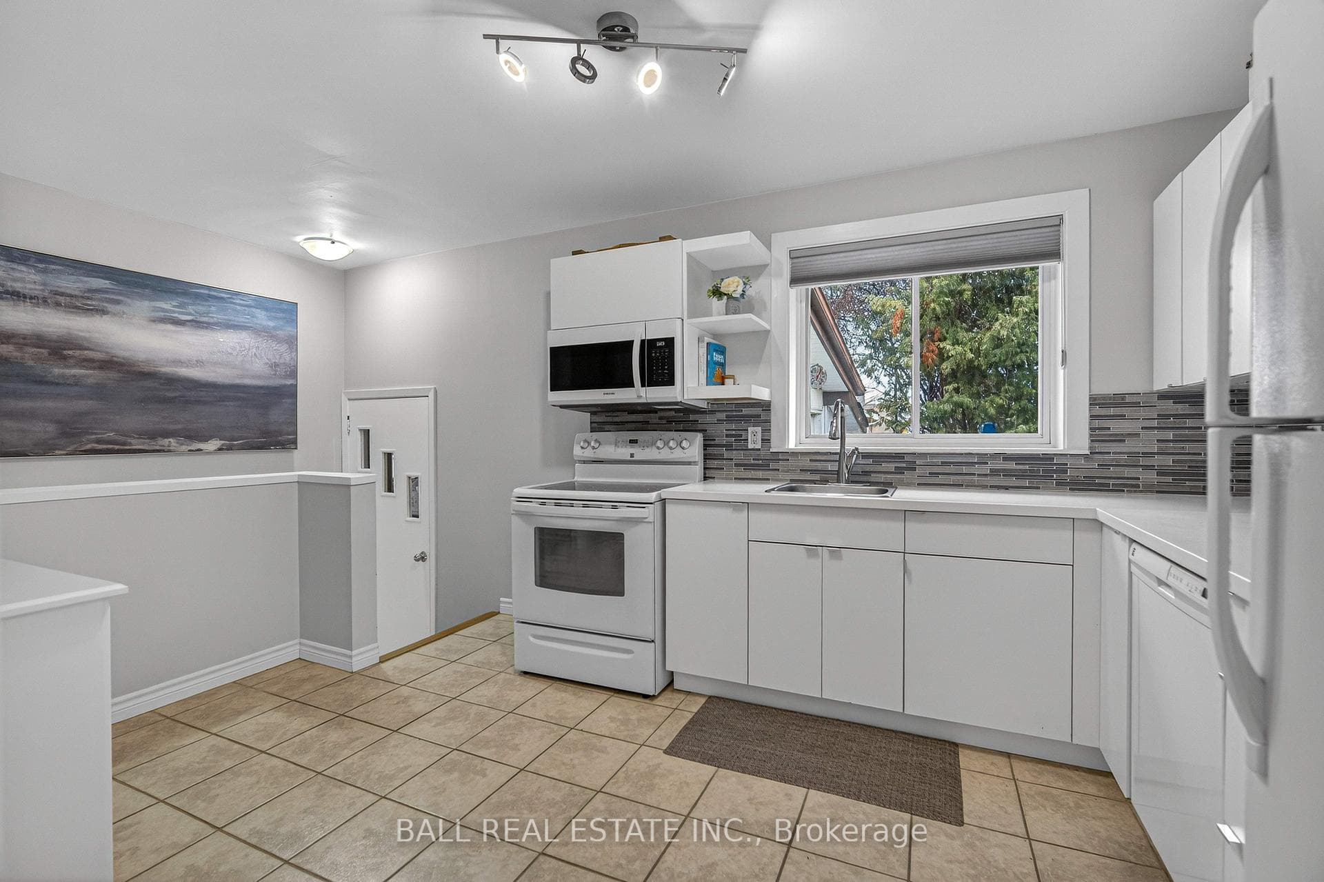 1129 Algonquin Boulevard photo 13