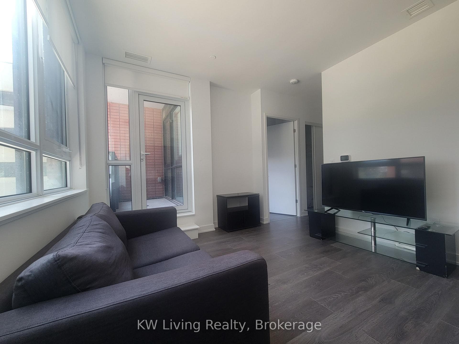 8 Tippett Road Unit 213 photo 9