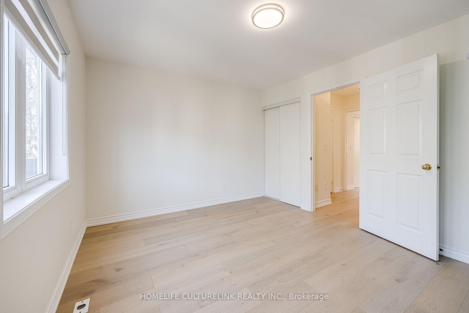 83 Mondeo Drive Unit 507 photo 20