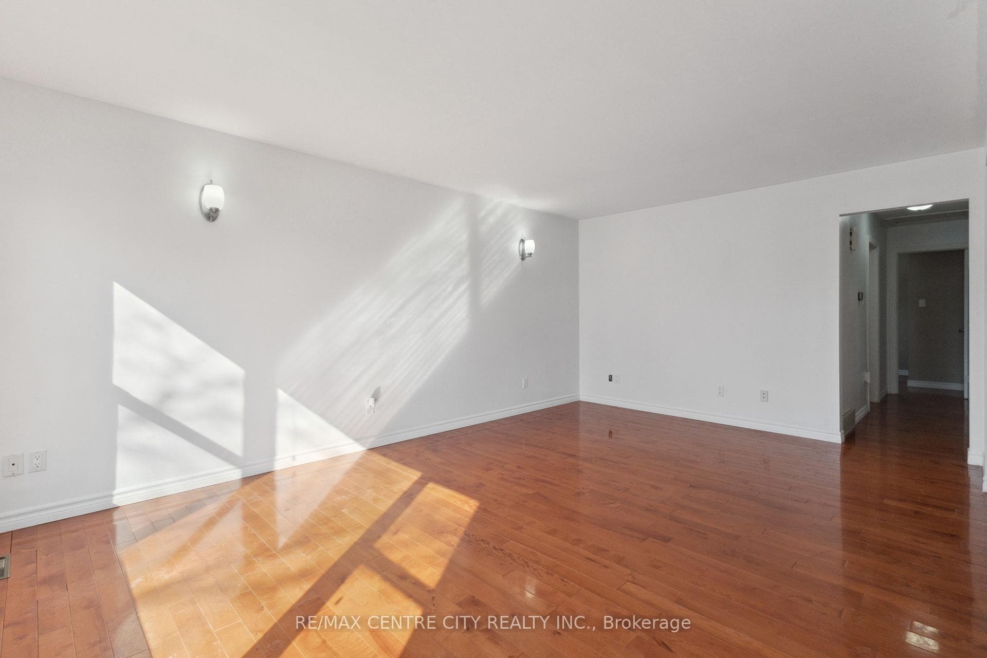 50 Stroud Crescent photo 12