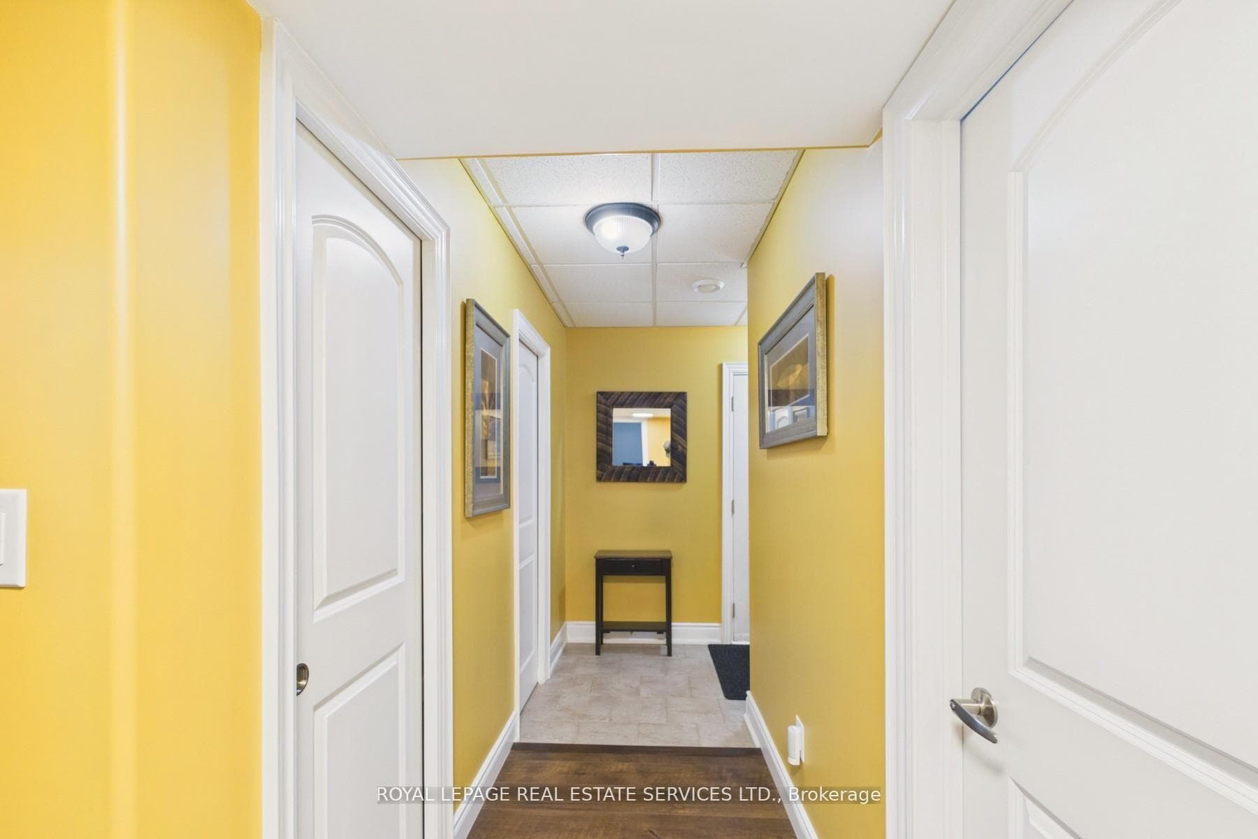 1045 Tower Crescent photo 32