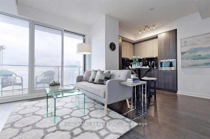125 Blue Jays Way Unit 2811 photo 2